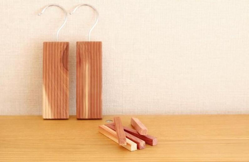 YIKAI Factory 100% Natural Cedar Hang Ups Cedar Hang Ups for Closets Cedar Sachets Ceder Wood