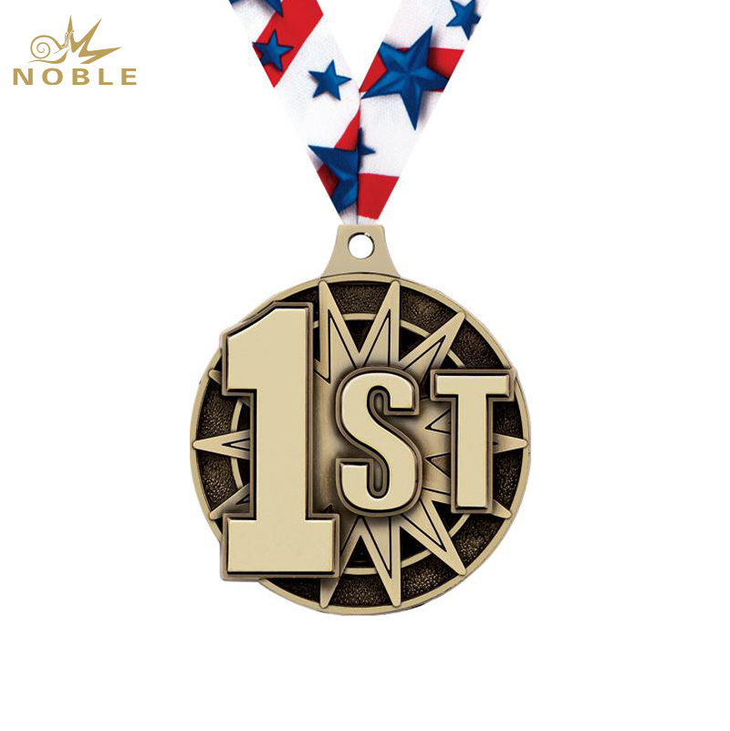 Noble Manufacturer 2023 Metal Business Gift Sports Award Custom Bespoke Logo Eagle Trophy Award Craft Glitter Rank Medal