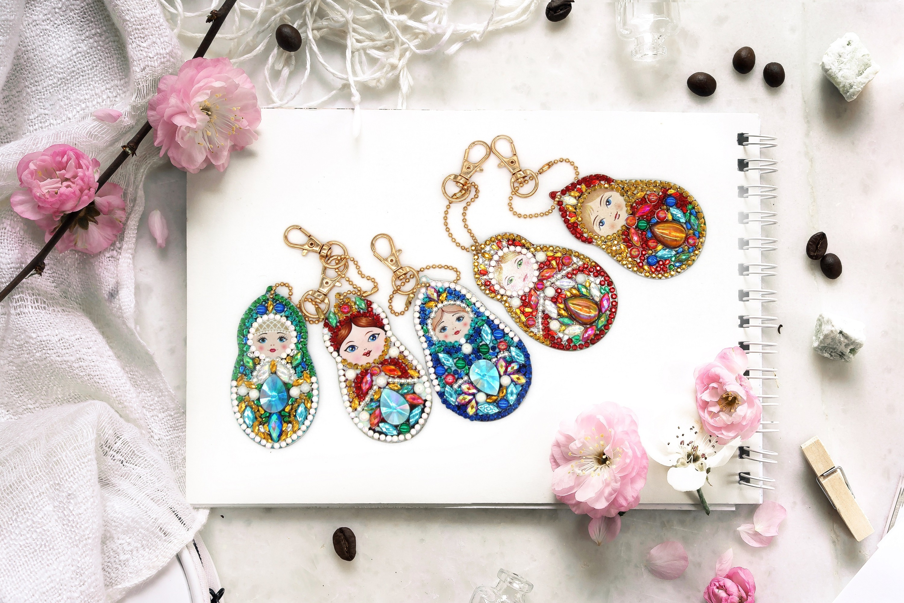 2024 New Arrival Design Russian Doll Keychain Diamond Painting Card Light Tool Full Drill Resin Artwork Birthday Gift YSK24