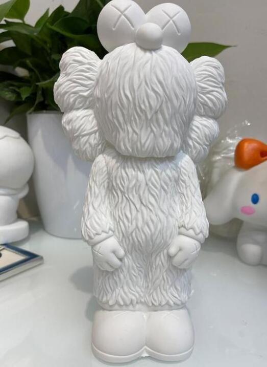 High Quality Fluid Bear Pouring Pure White Cartoon Doll Mould Creative Violent