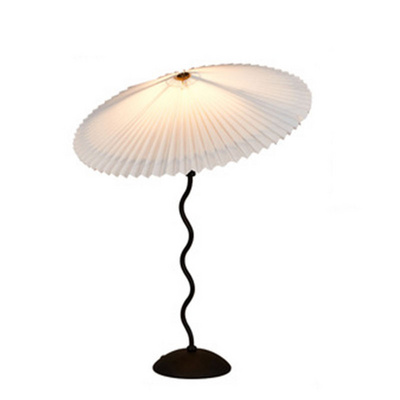 Wholesale Japanese style ins retro pleated table lamp nordic bedside led umbrella desk lamp reading lamp