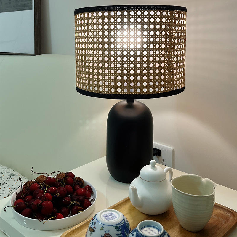 Modern luxury design interior decoration rattan lampshade metal table lamp hotel bedroom black desk lamp