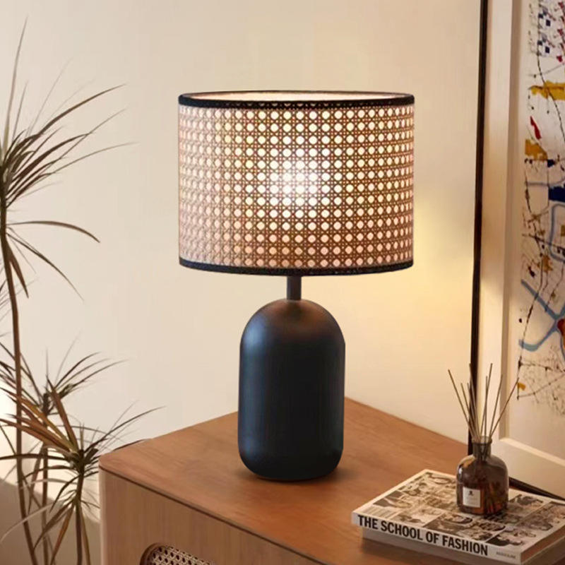 Modern luxury design interior decoration rattan lampshade metal table lamp hotel bedroom black desk lamp