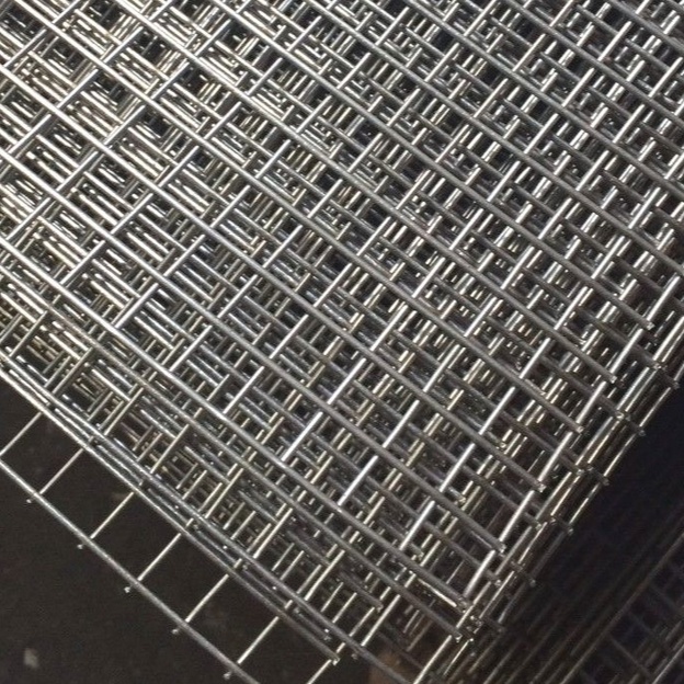 Vietnam hot sale new products hot dipped and electric galvanized welded wire mesh/cloture grillage rigide