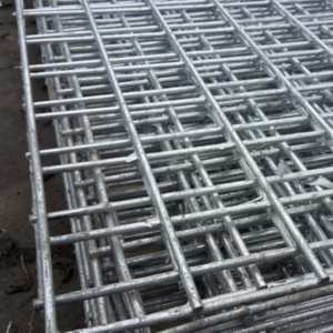 Vietnam hot sale new products hot dipped and electric galvanized welded wire mesh cloture grillage rigide