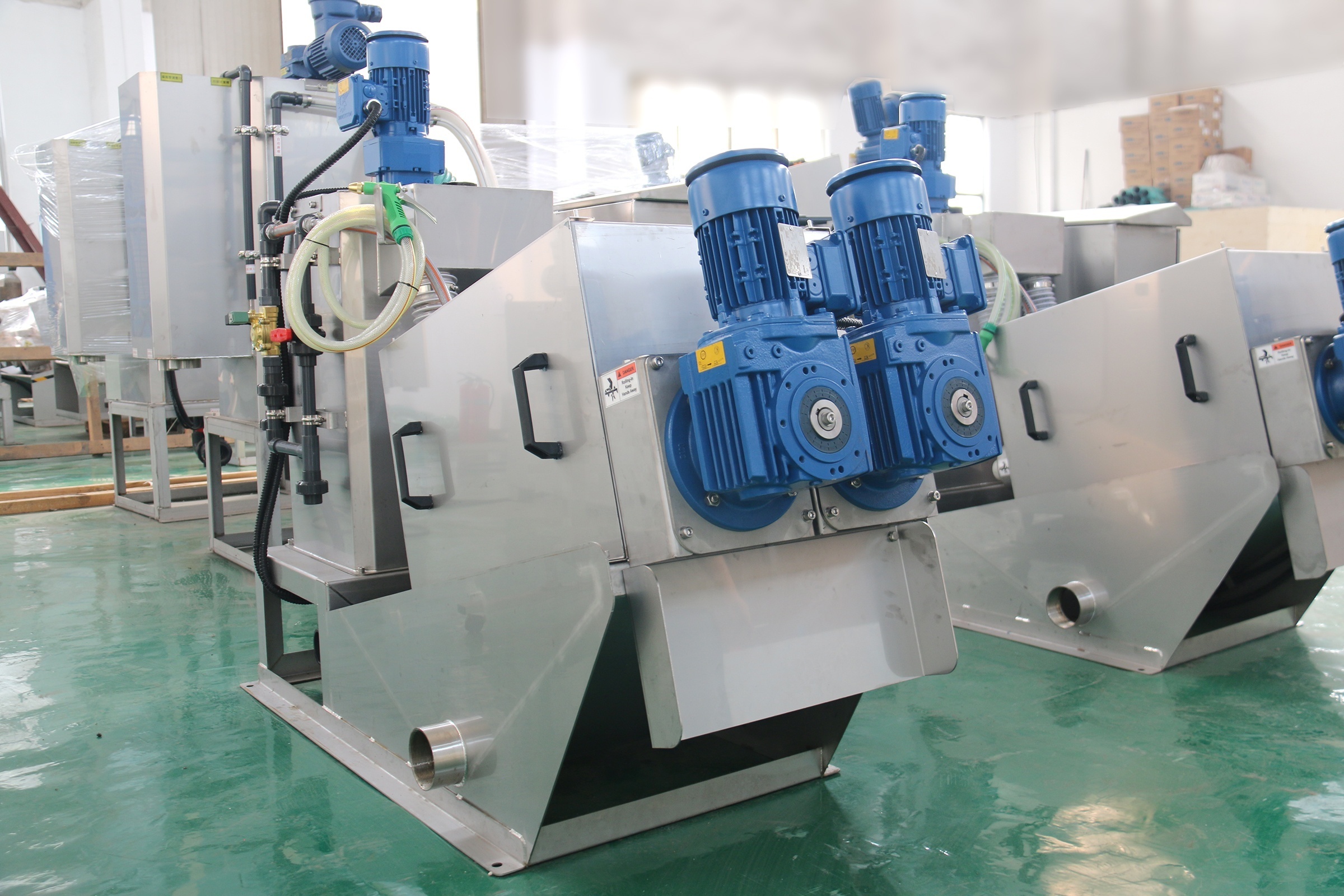 Stainless Steel Screw type sludge dewatering screw press machine especially for oil sludge treatment non-clogging