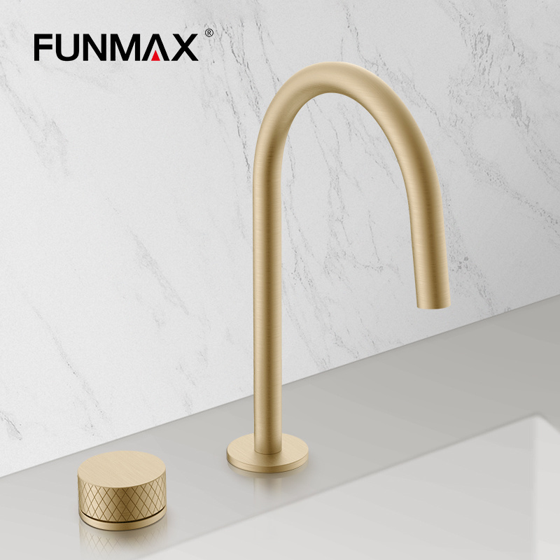 Luxury Bathroom Hot Cold Water Mixer Brass Material 3 Hole Deck Mounted Sink Taps Matte Black for Basin Faucet Modern