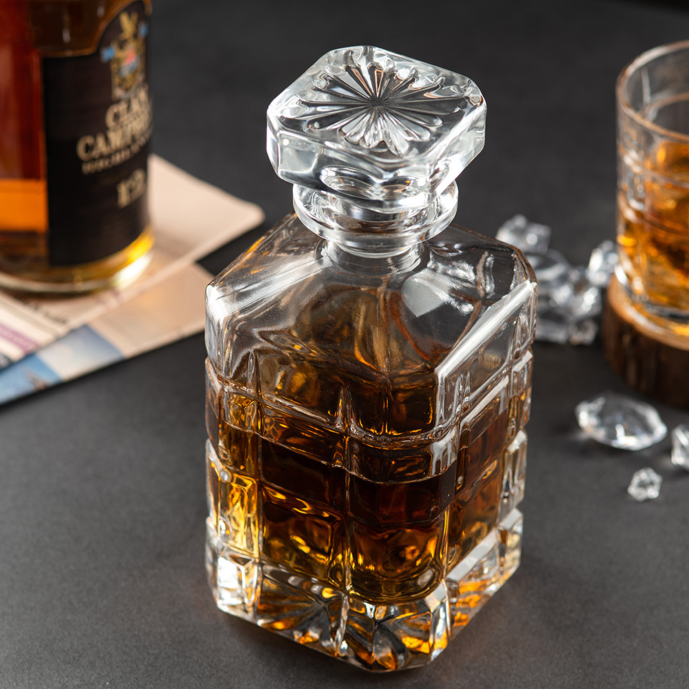 Classically Designed Elegant And Unique Pattern  Lead Free Ultra-clarity Glass Whiskey Decanter Set