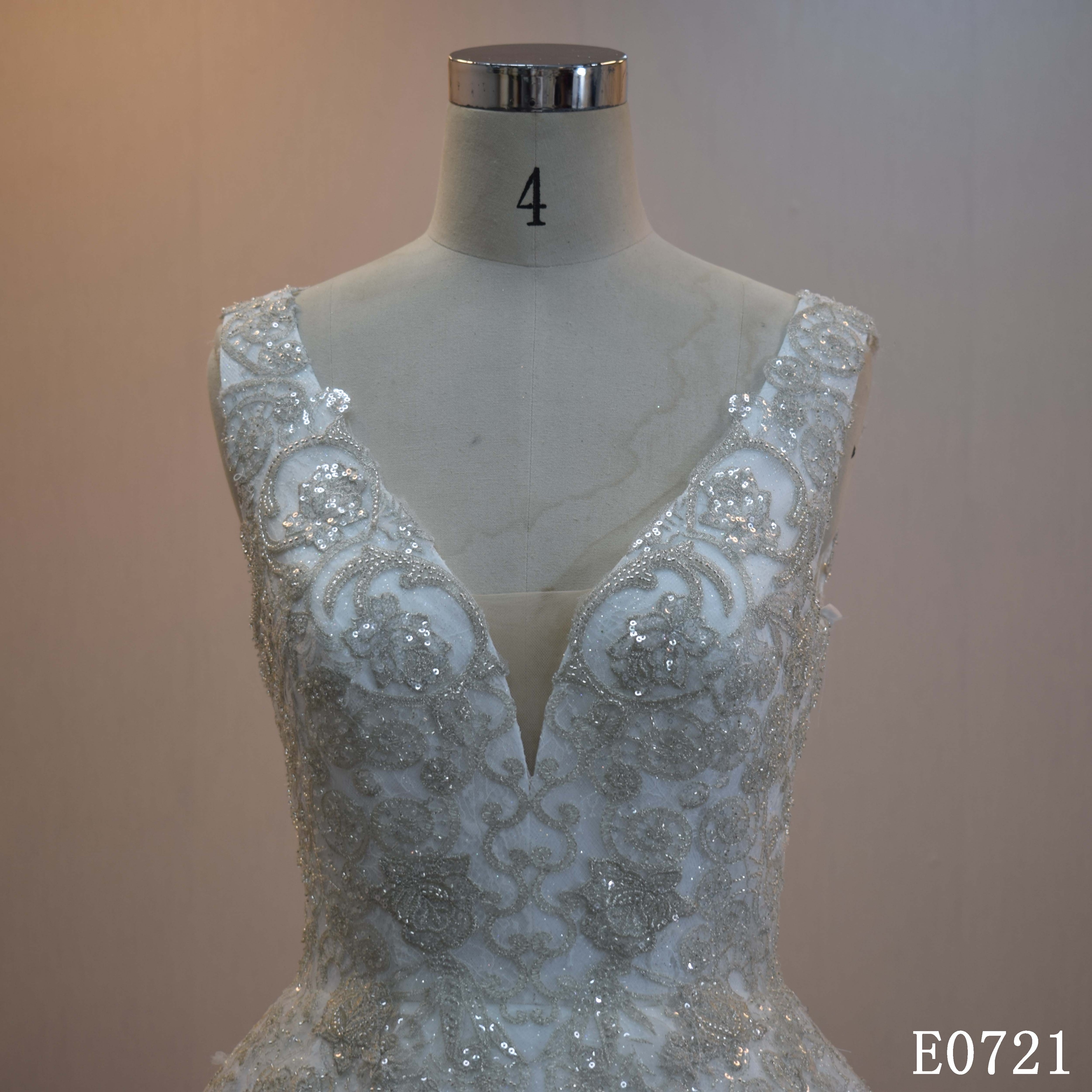 Factory Supply/Special Design/sleeveless /Bridal Gown/High Quality/  ivory Graceful /wedding dress