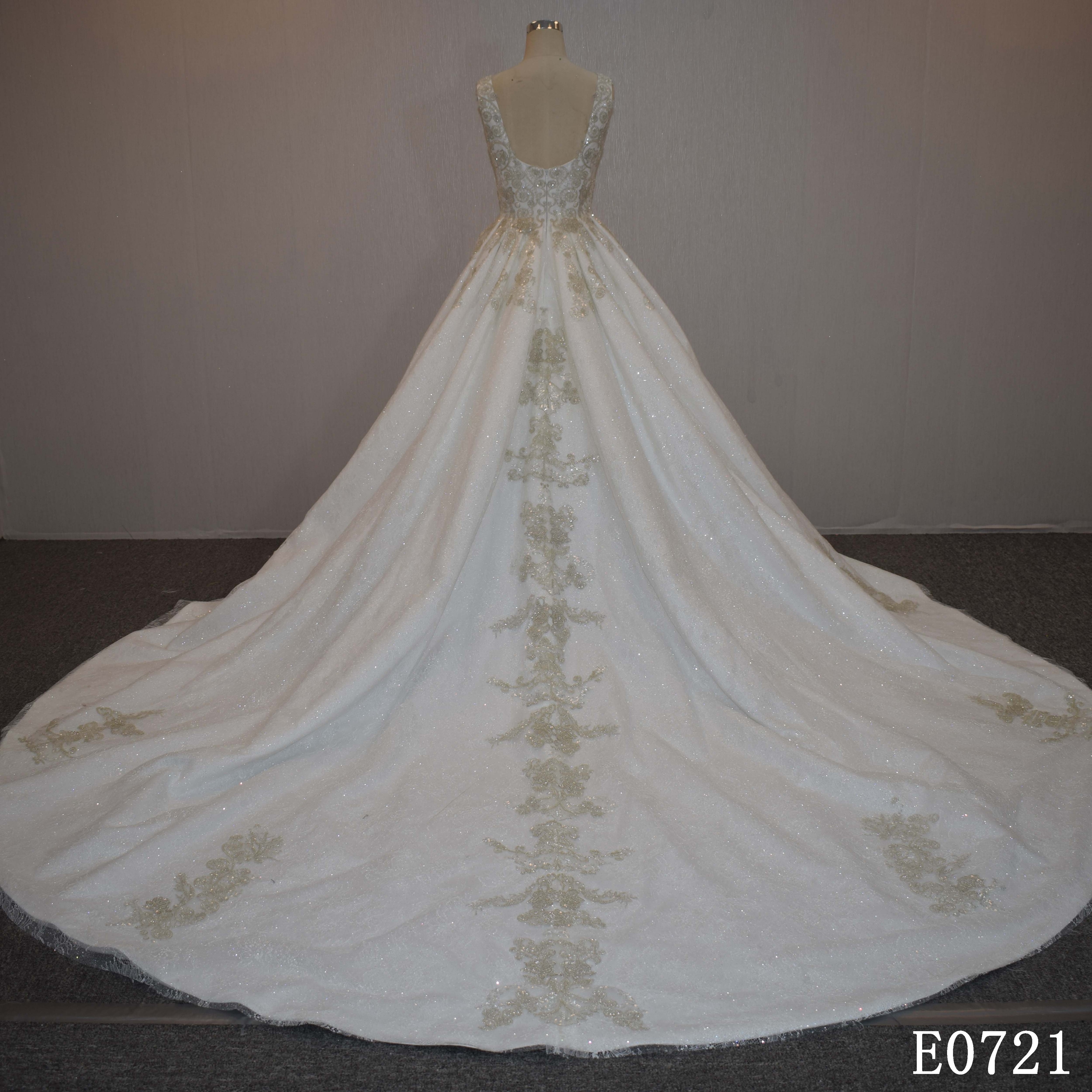 Factory Supply/Special Design/sleeveless /Bridal Gown/High Quality/  ivory Graceful /wedding dress