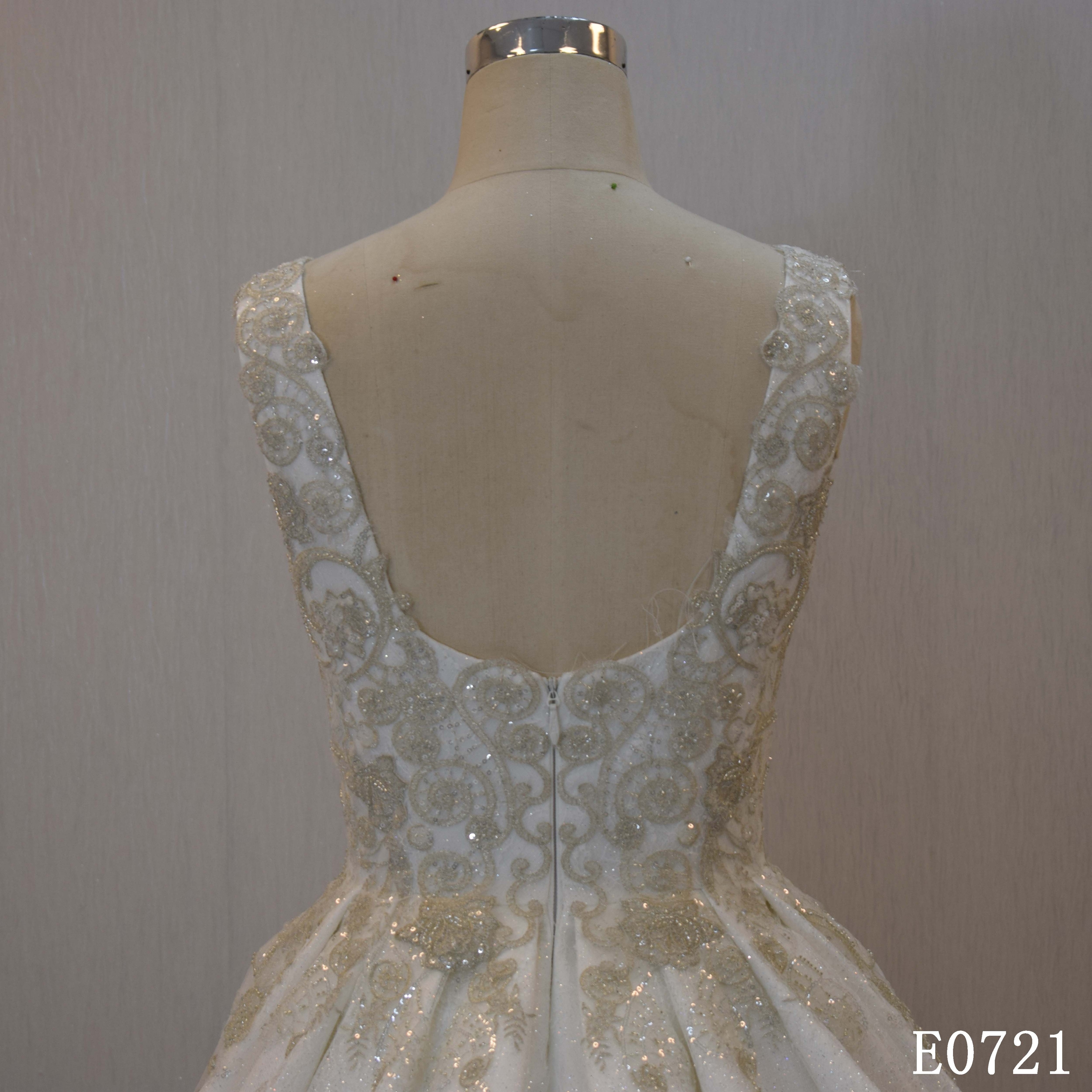 Factory Supply/Special Design/sleeveless /Bridal Gown/High Quality/  ivory Graceful /wedding dress