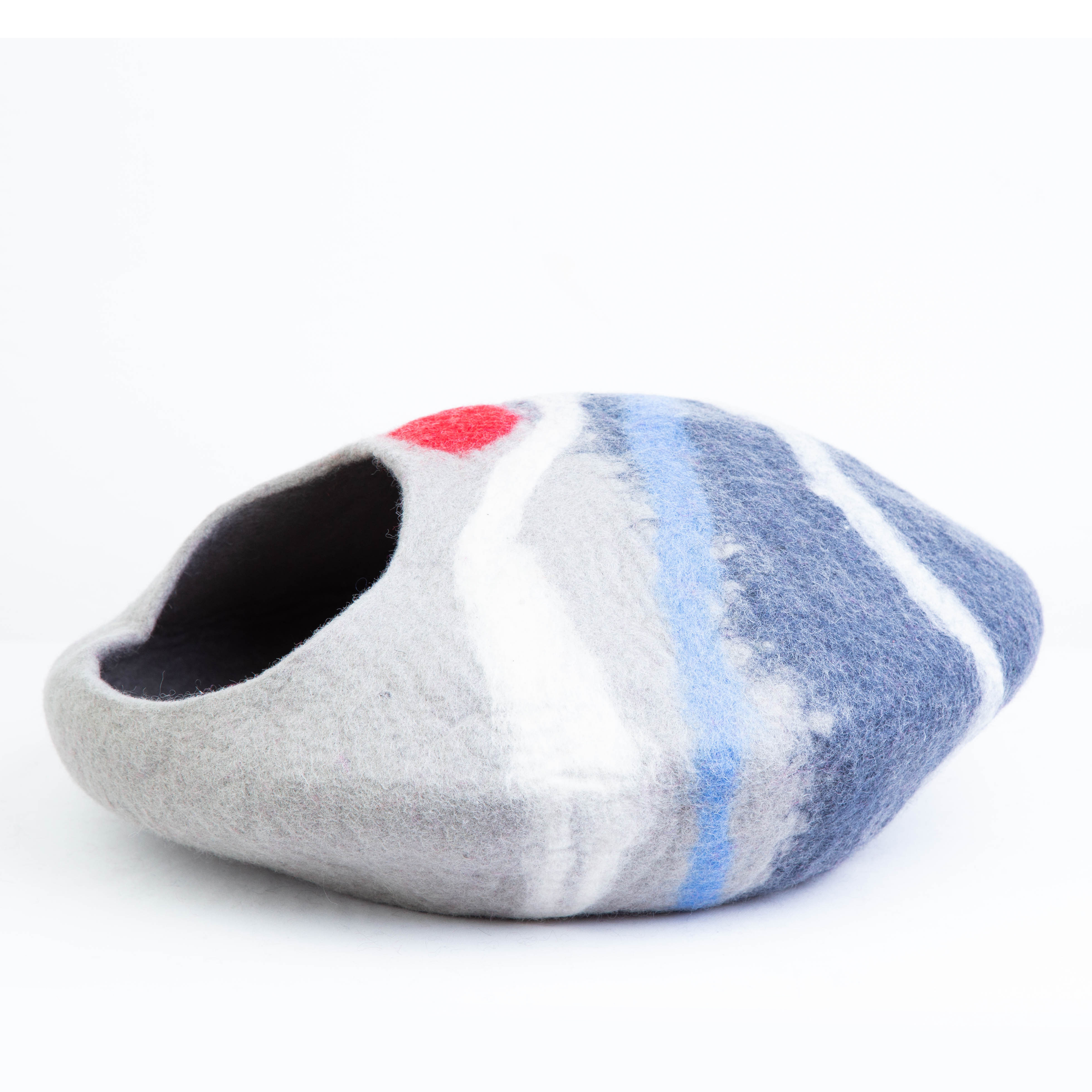 Natural Wool Cat Cocoon - Soft Felt Cat Condo, Handcrafted for Your Kitty's Cozy and Stylish Retreat