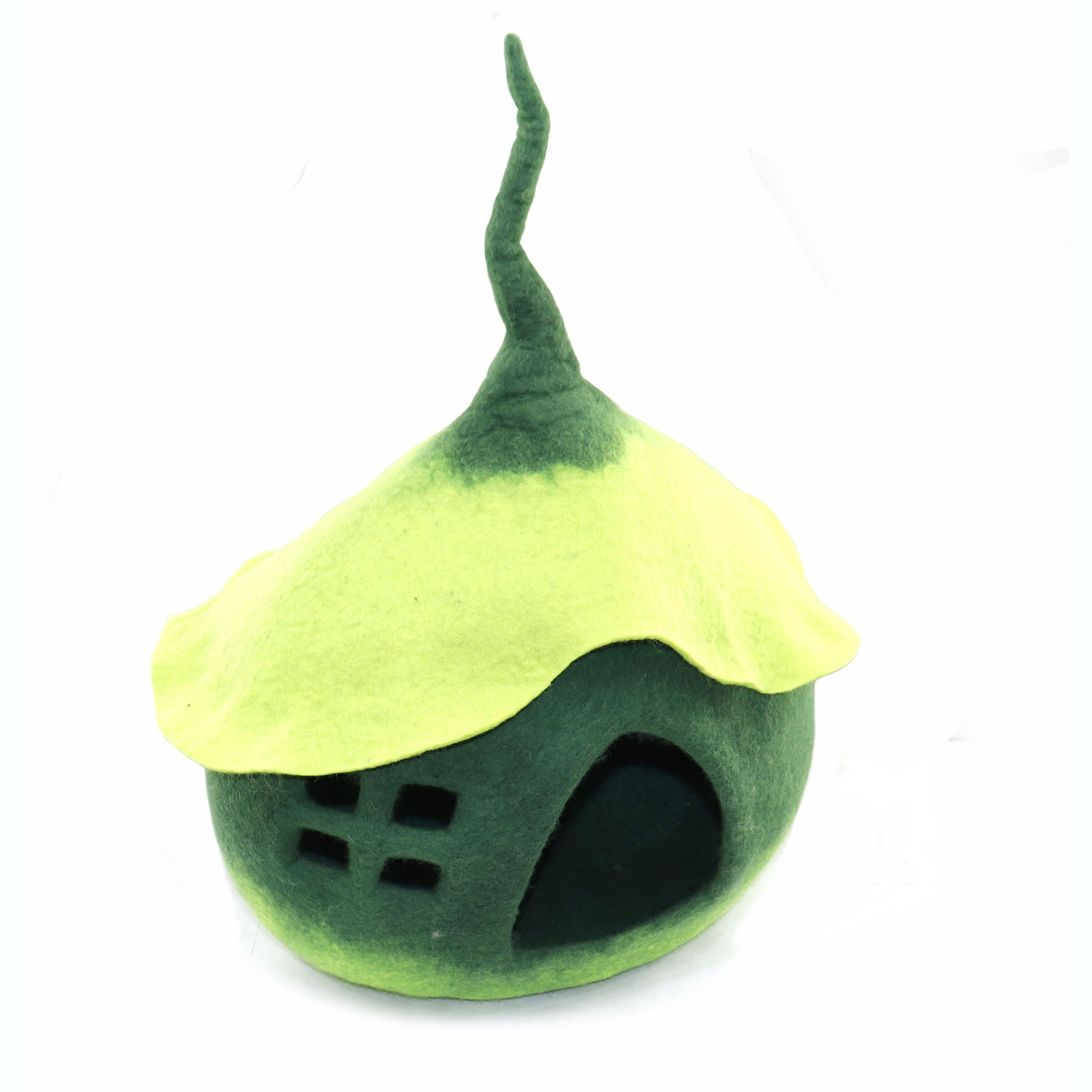 Hot Sell Premium Portable Washable Comfortable Fairy House Cat Beds or Caves Gift for your Cat