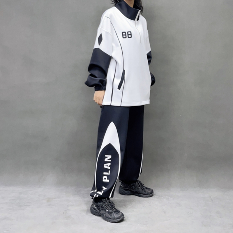 Qianzun Manufacturer black and white vintage sport track suit 2 piece jogger set unisex tracksuit turtle neck sweat suit