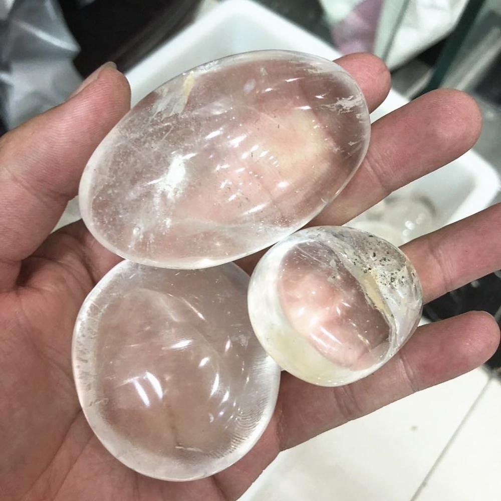 Wholesale natural clear quartz white crystal palm stone for healing energy