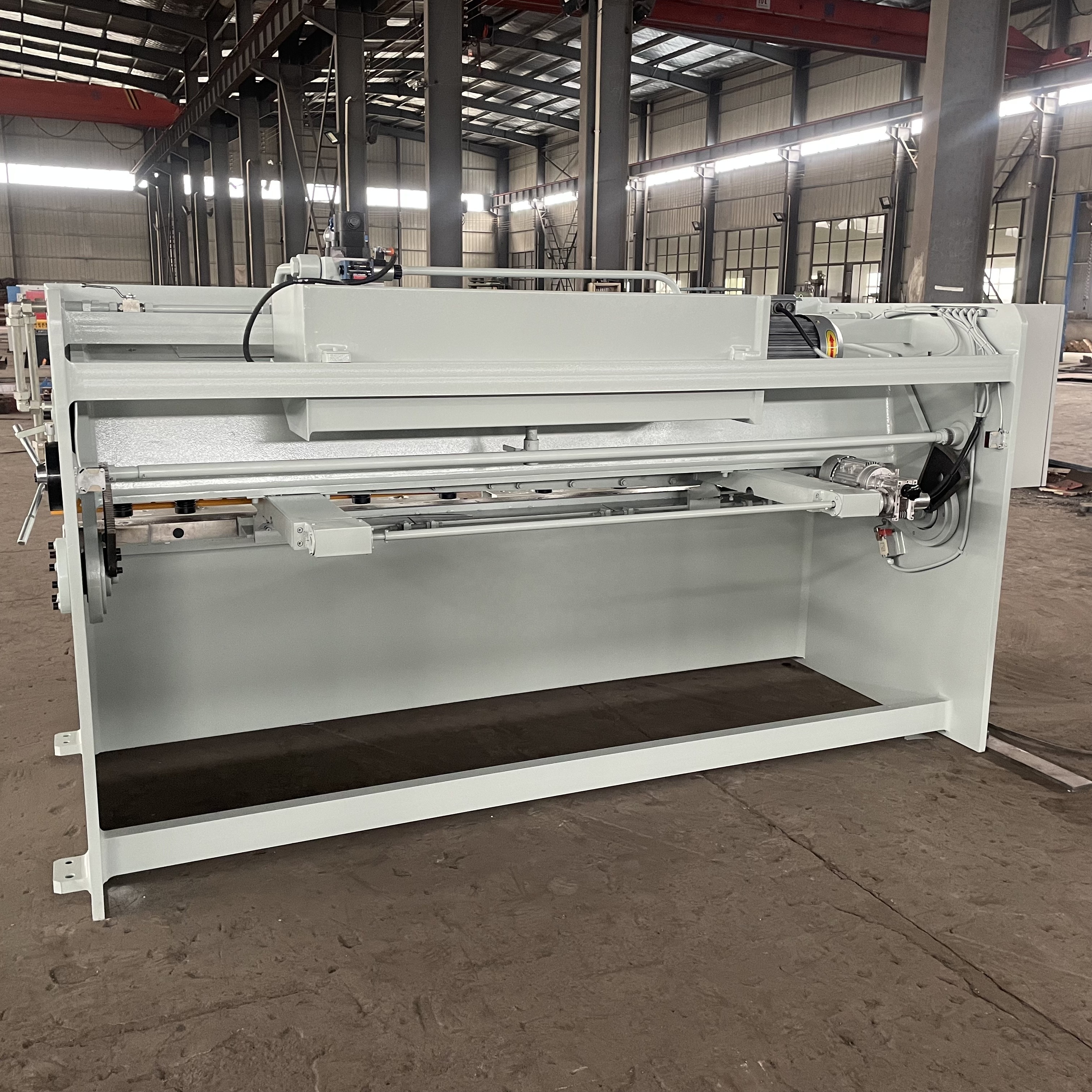 China New design QC12Y 4x2500 Swing beam shearing machine,4mm steel plate cutting machine  price