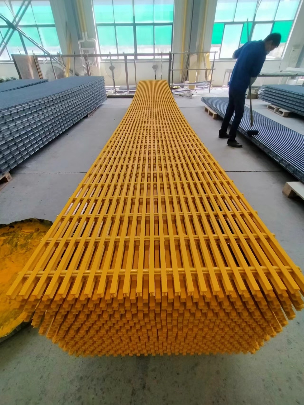 FRP/GRP pultruded grating for glass fiber pultruded profiles