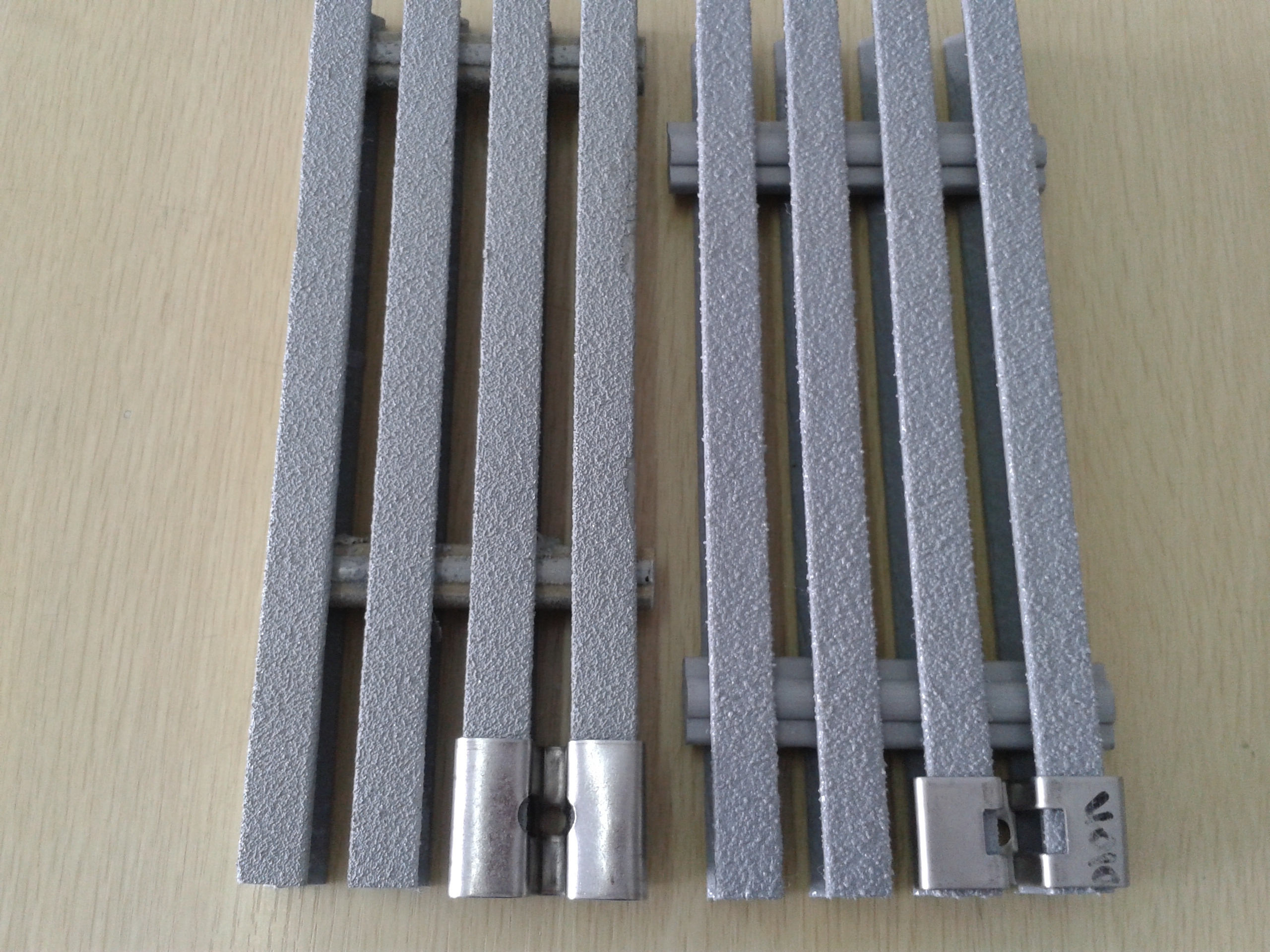 Anti-slip GRP/FRP pultruded grating I and T bars