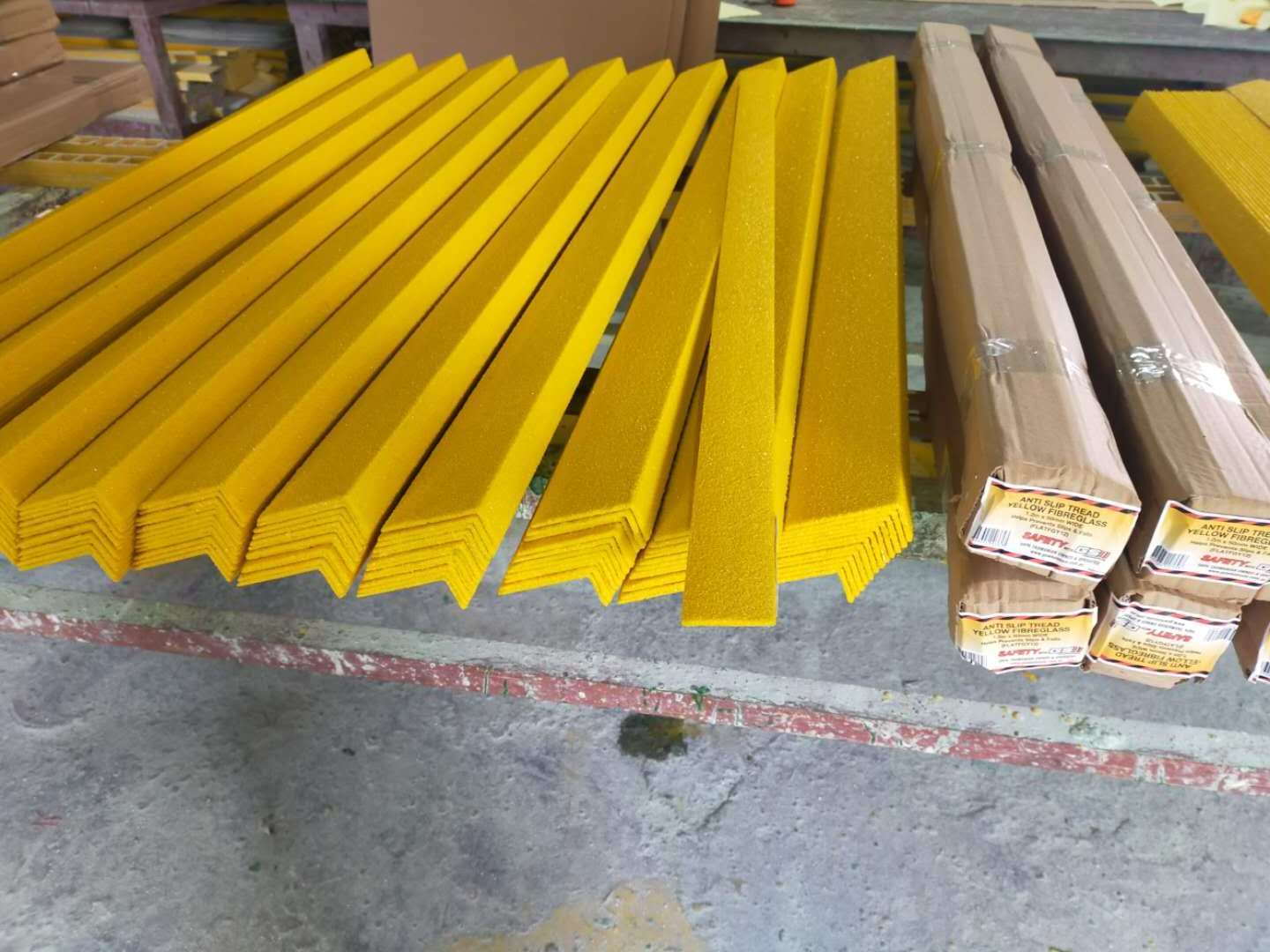 Fiberglass FRP Anti Slip Stair Nosing Strips