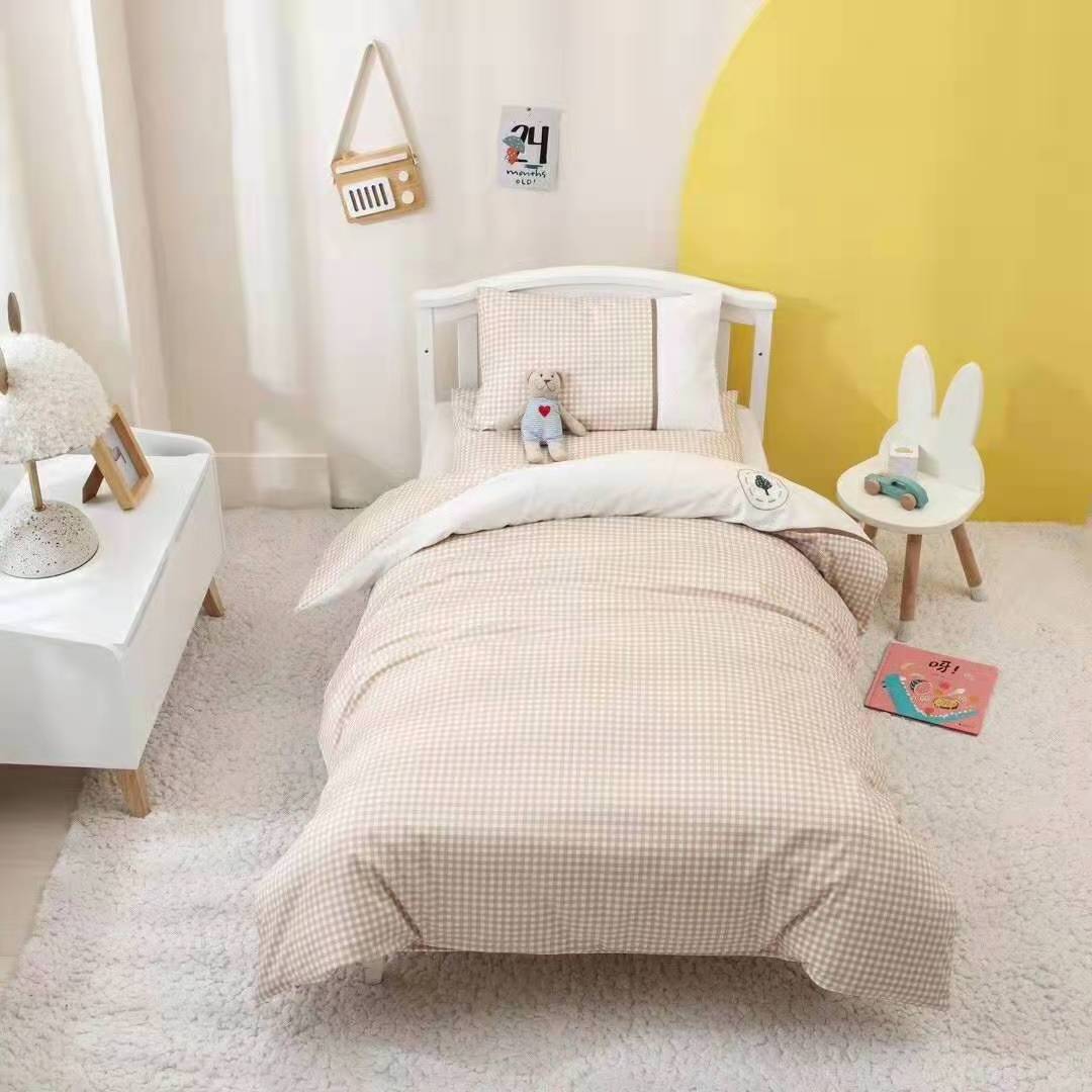 High Quality Custom Pattern Polyester Cotton King Size Cute Duvet Cover Bedsheets Kids Baby Bedding Set