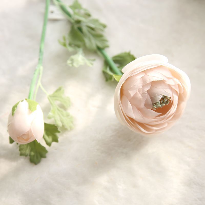 2023 Tea Rose Bouquet Simulated Camellia Bride Holding Flowers Artificial Flower Silk White Ranunculus For hot sale