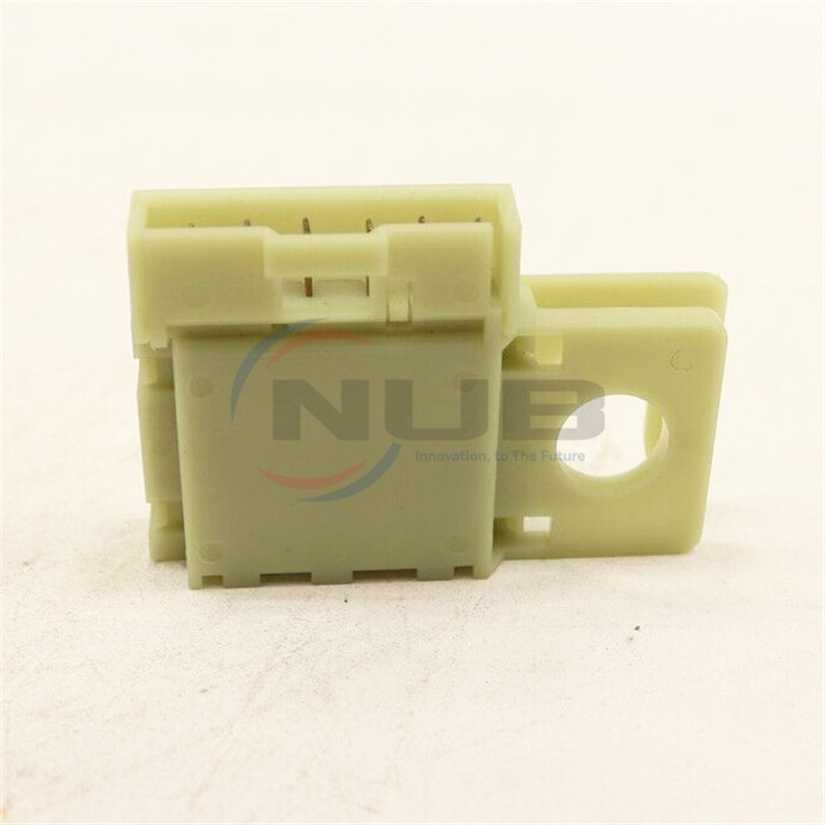 Auto Parts Stop Light Brake Light Switch For Chevrolet Astro Blazer P30 S10 15128745 15671493 15741137 15981543 D1521E D1570D