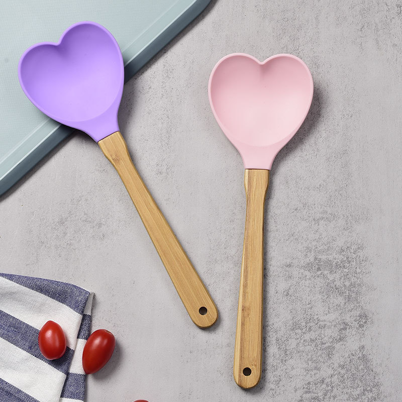 New style Heat-Resistant Heart Shaped Silicone Spoon For Cooking Kitchen Tools With wooden handle Scraper Spatula for Baking