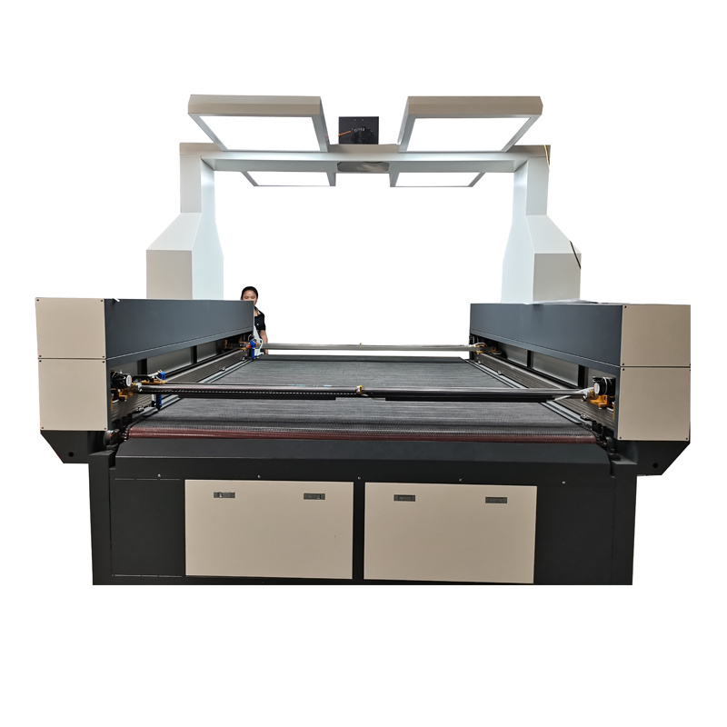 Fully automatic cloth cutting machine for cutting pattern of sportswear dress fabric