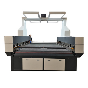 Fully automatic cloth cutting machine for cutting pattern of sportswear dress fabric