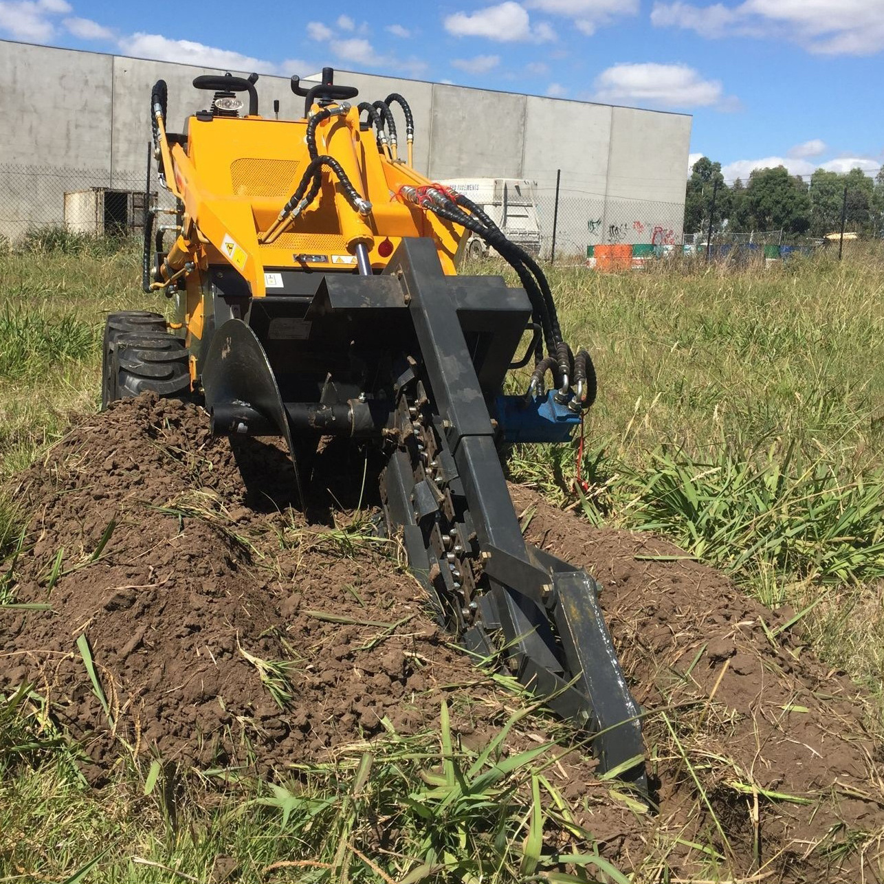 China Brand Mini Skid Steer Loader 1 Ton 2 ton 3 Ton Electric Skid Steer Loader