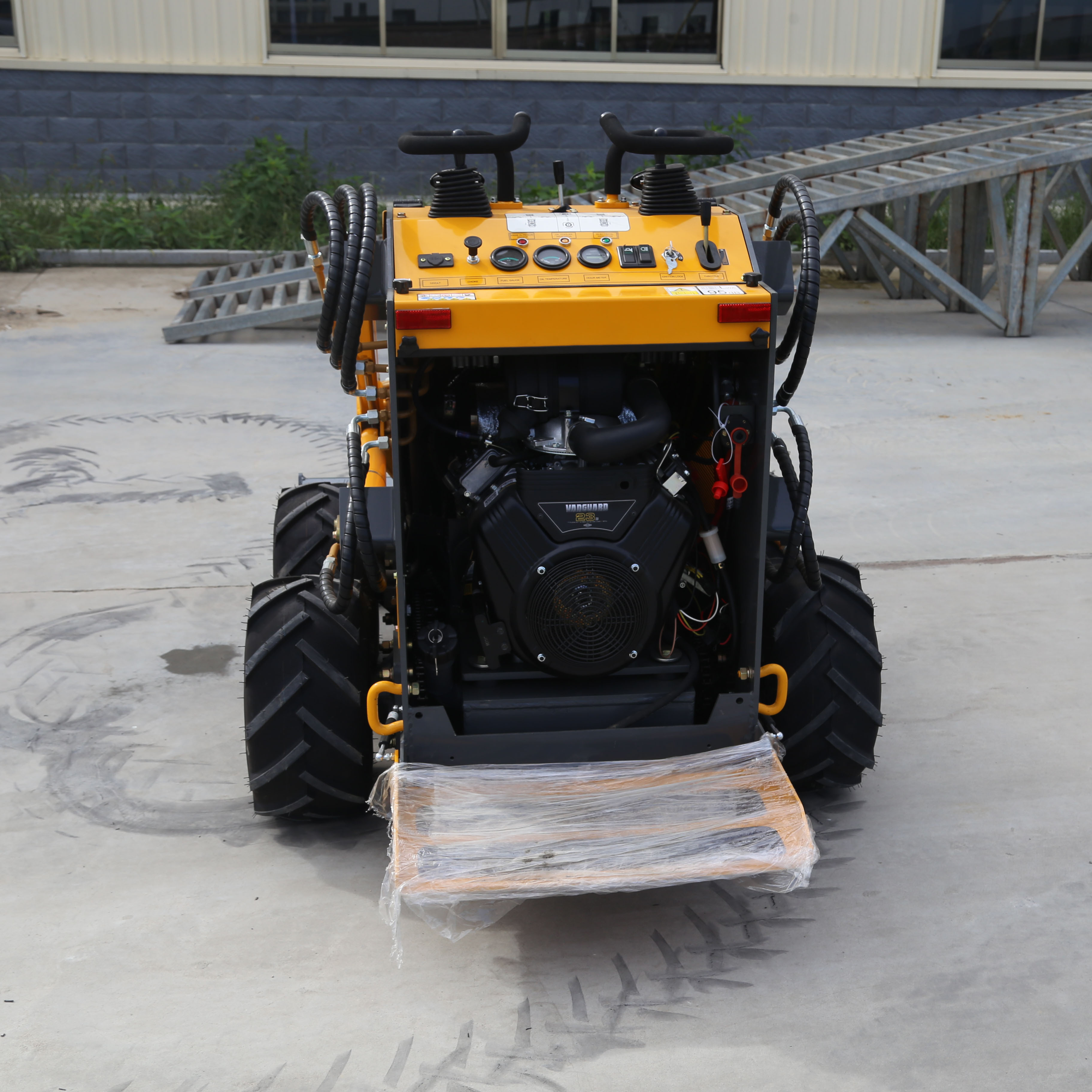 Factory Supply  EPA/EURO5 mini skid steer loader like avant bulldozer