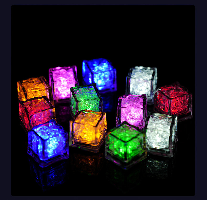 Nuoxin Factory Wholesale Luminous Glowing Glow in the Dark Light Up Ice Cube Led Flashing for Party