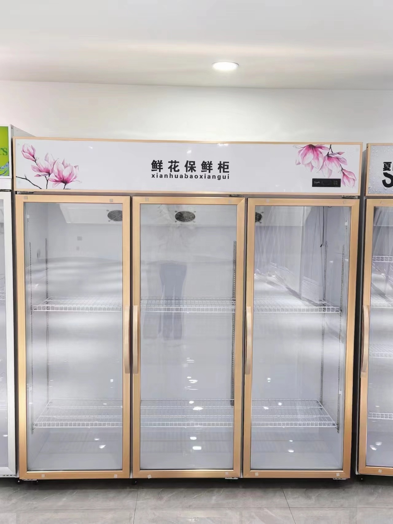 Large-capacity Commercial glass door cabinet Refrigerator with flower displayFlower water chiller Commercial glass door cabinet