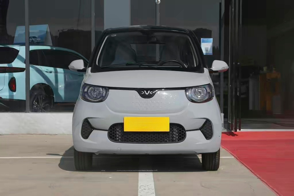 2023 Xiaohu New Electric Car High Speed 100km/h Lithium Battery MINI EV UNI Electric Small Car Suv Electric Car