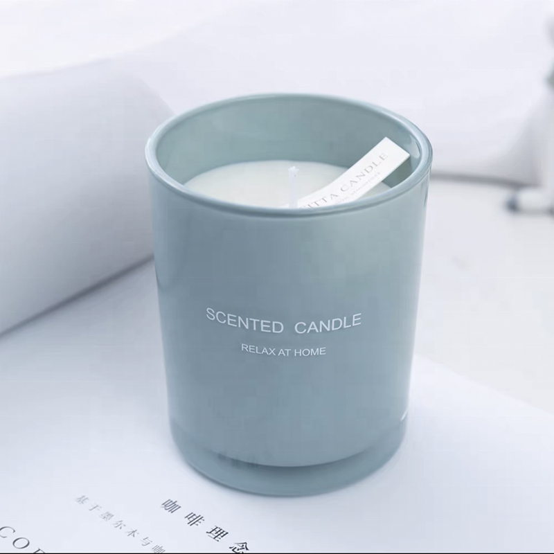 Elegant Hot Sales 8oz 10oz Sky Light Blue Colored Scented Candle Inside Sprayed Color Soy Wax Scented Candle With Box