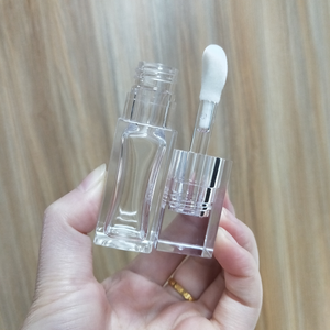 New design custom 5.5ml lip gloss containers clear lipgloss tube large volume