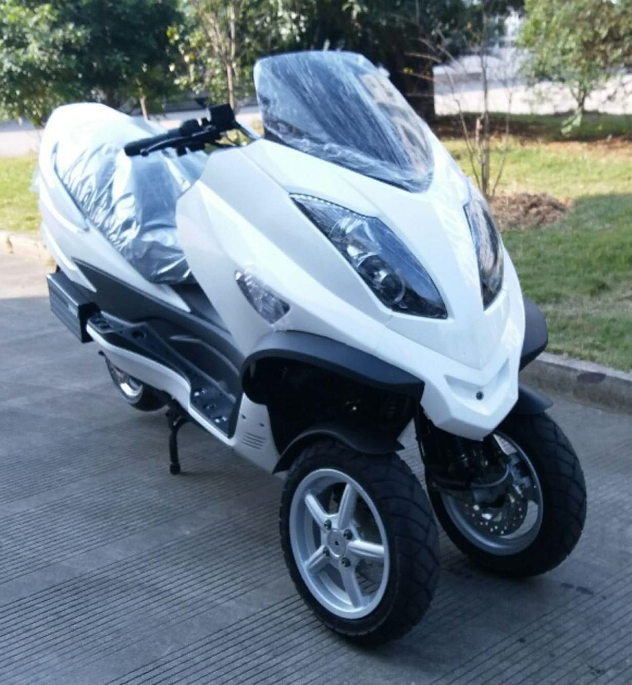 300cc Reverse Trike Water Cooled Engine Front Disc Rear Disc Brakes Aluminum Front Wheel 12 Rear Wheel 13 a