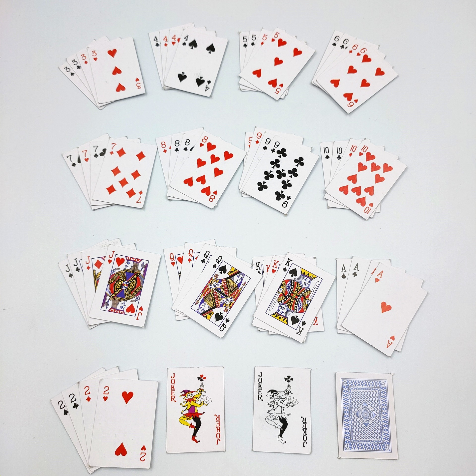 Entertainment Portable Travel Mini Paper Playing Card Playing Cards Poker Mini Poker Chips Set with Keychain