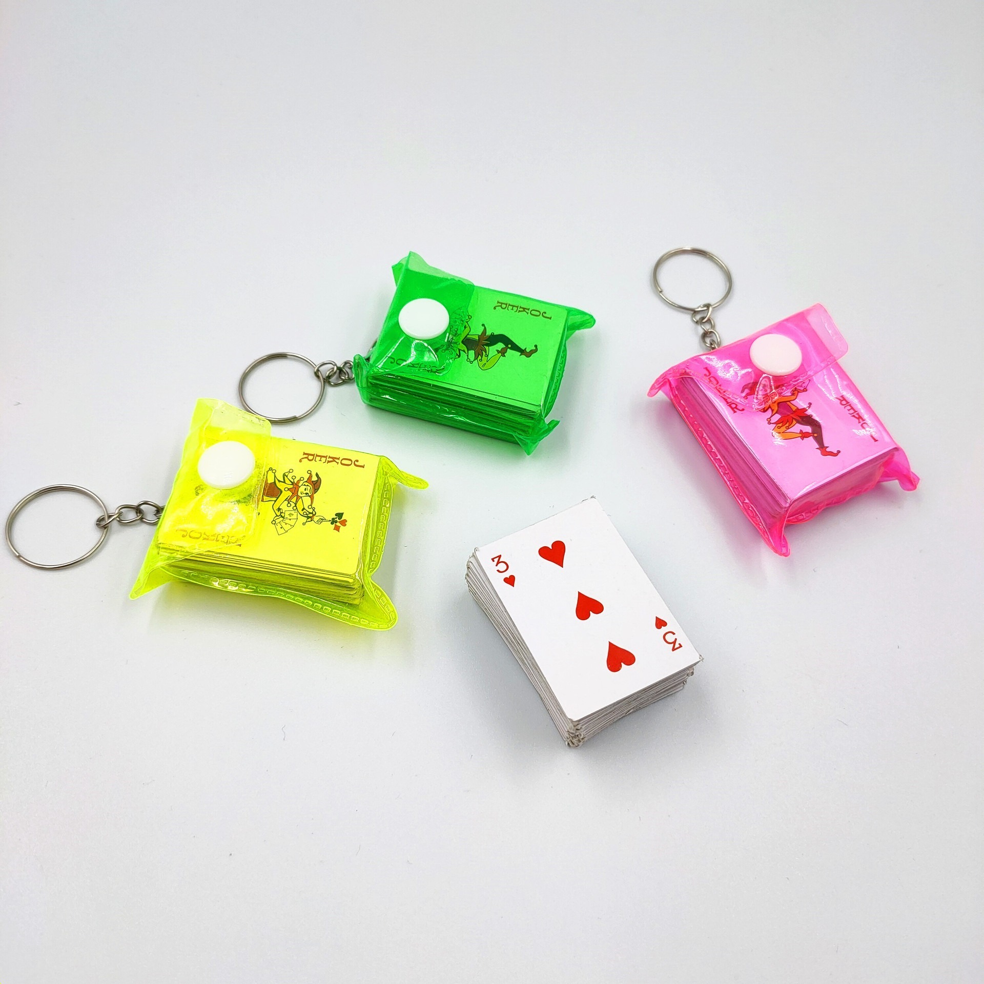 Entertainment Portable Travel Mini Paper Playing Card Playing Cards Poker Mini Poker Chips Set with Keychain