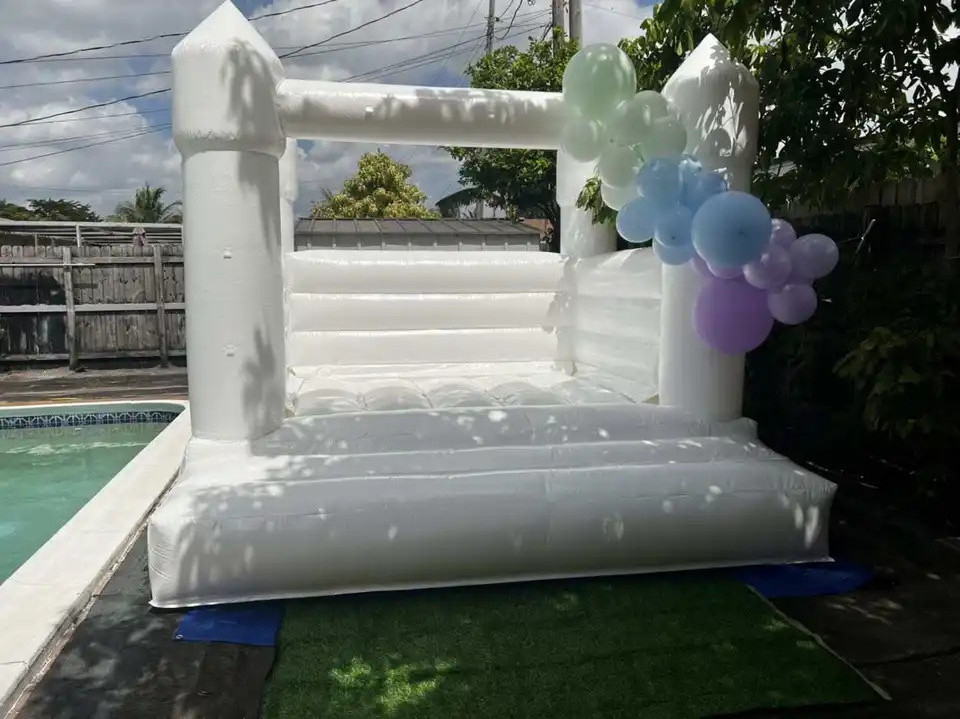 Custom-made White Pink Wedding Castle Inflatable Trampoline for Children Adults Outdoor Jumping Bouncy House