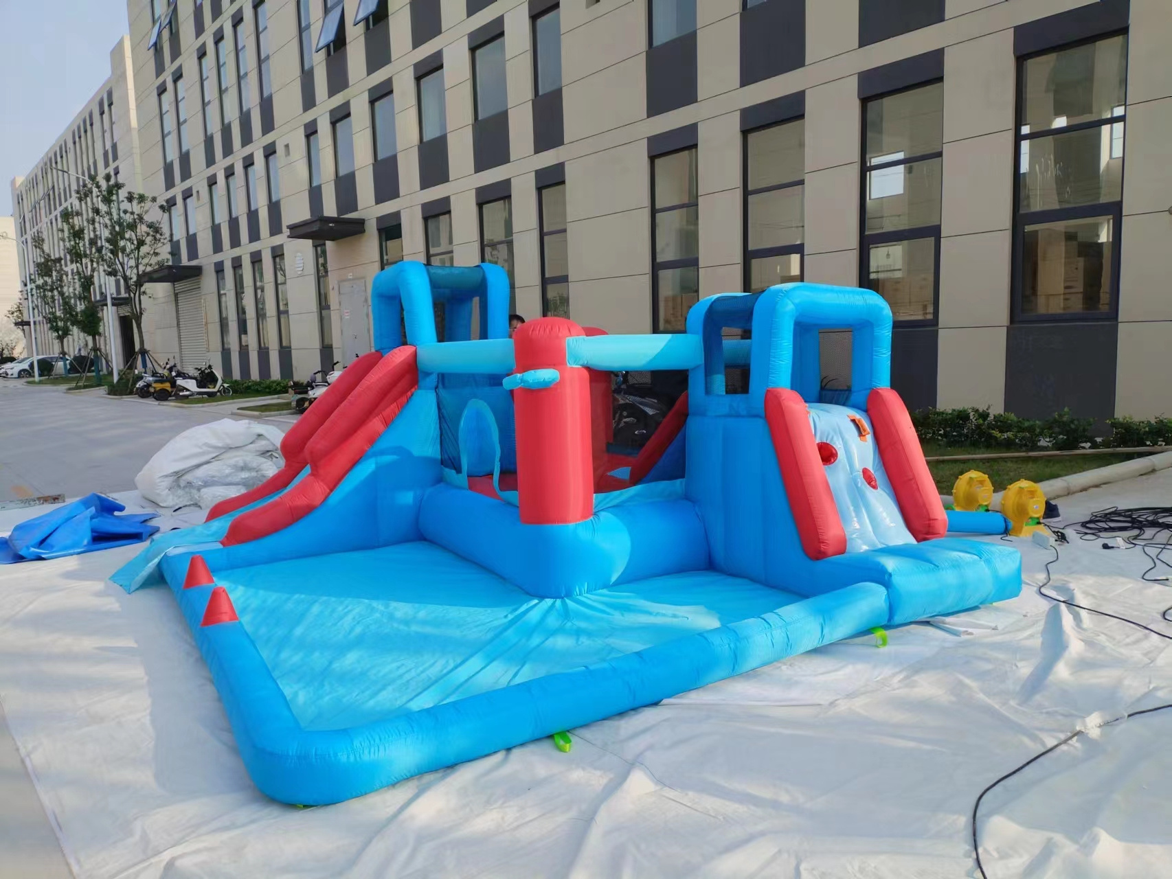 Blue Rock Climbing Inflatable Slide with Swimming Pool Inflatable Trampoline Children's Inflatable Bouncing Castle,