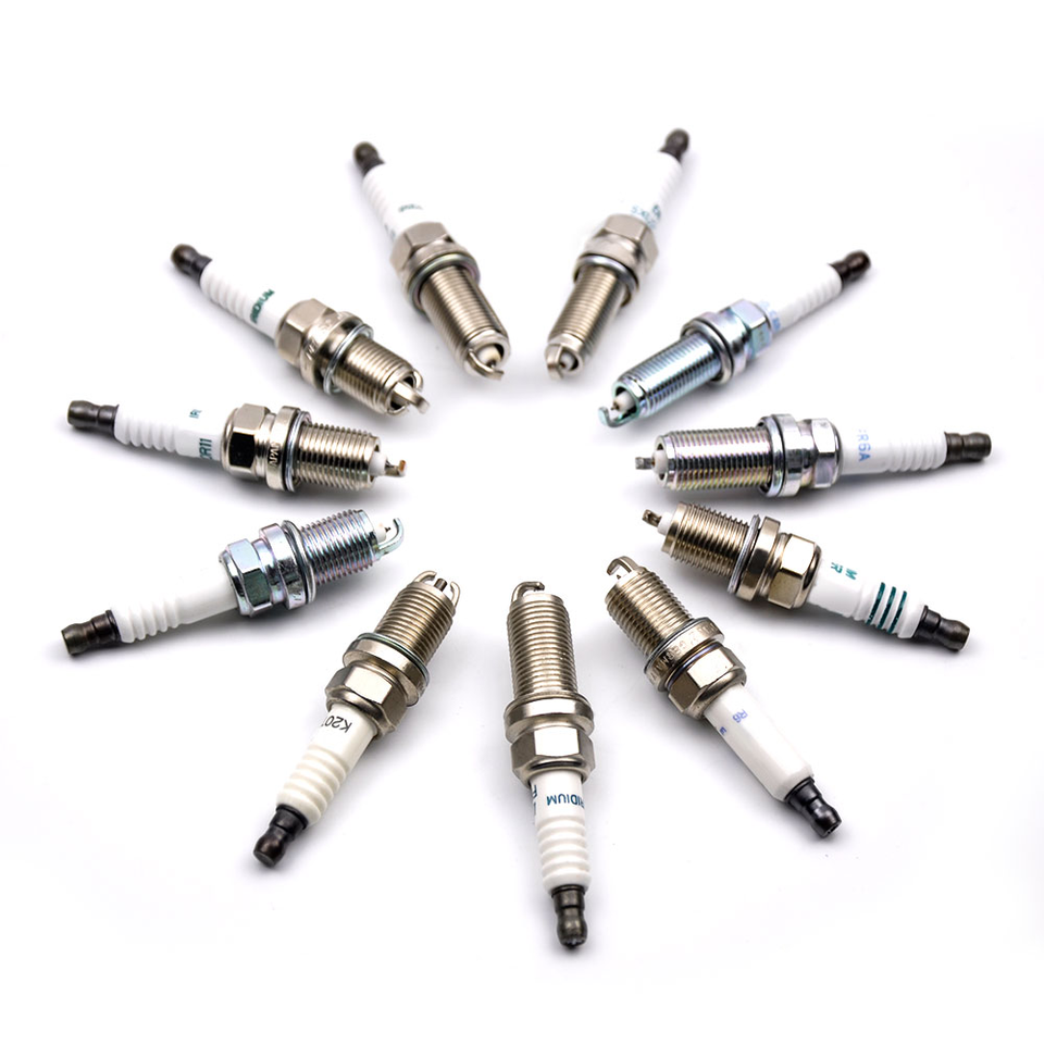 Wholesale Good Quality Car Plugs CMR6H Small Engine Plug Power Racing Spark Plug For Garden