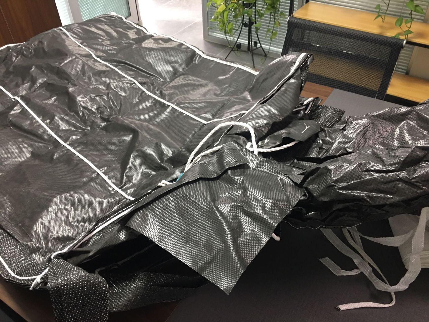 FIBC 1 Ton Bags Carbon Black Jumbo Bag for Biochar Charcoal Bitumen Waterproof Baffle Big Bag