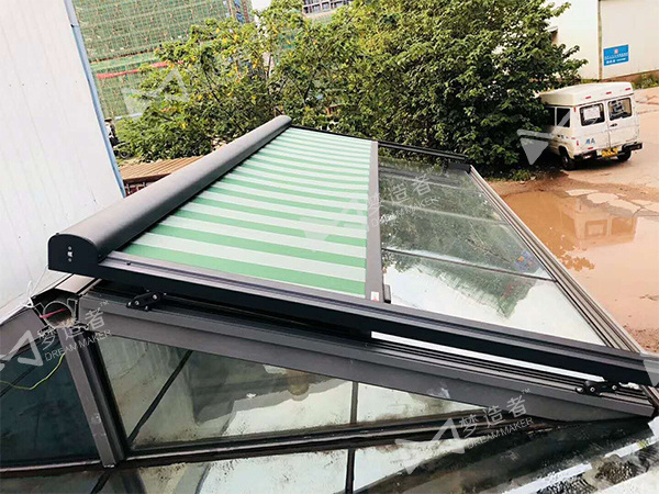 Motorized canopy Electric Anti Uv Protection Retractable Roof Canopy Awning Custom Roof Aluminum Sunshade Porch Awning