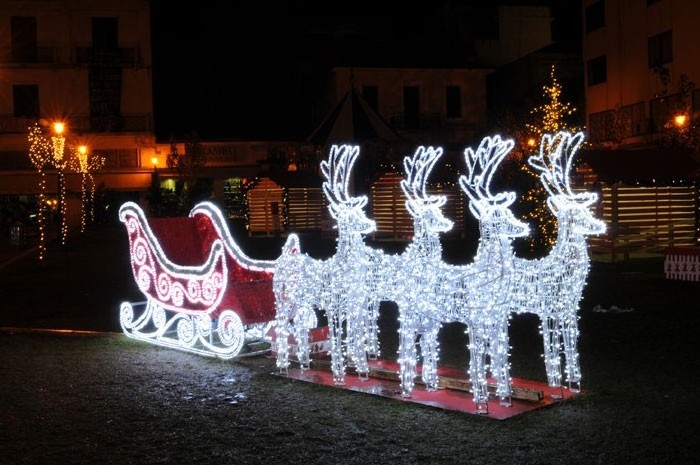 Christmas decoration inflatable santa with reindeer on the sleigh