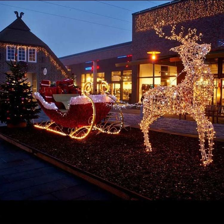 Outdoor LED Santa reindeer sleigh with LED lights flying reindeer lighting 3D Christmas light displays