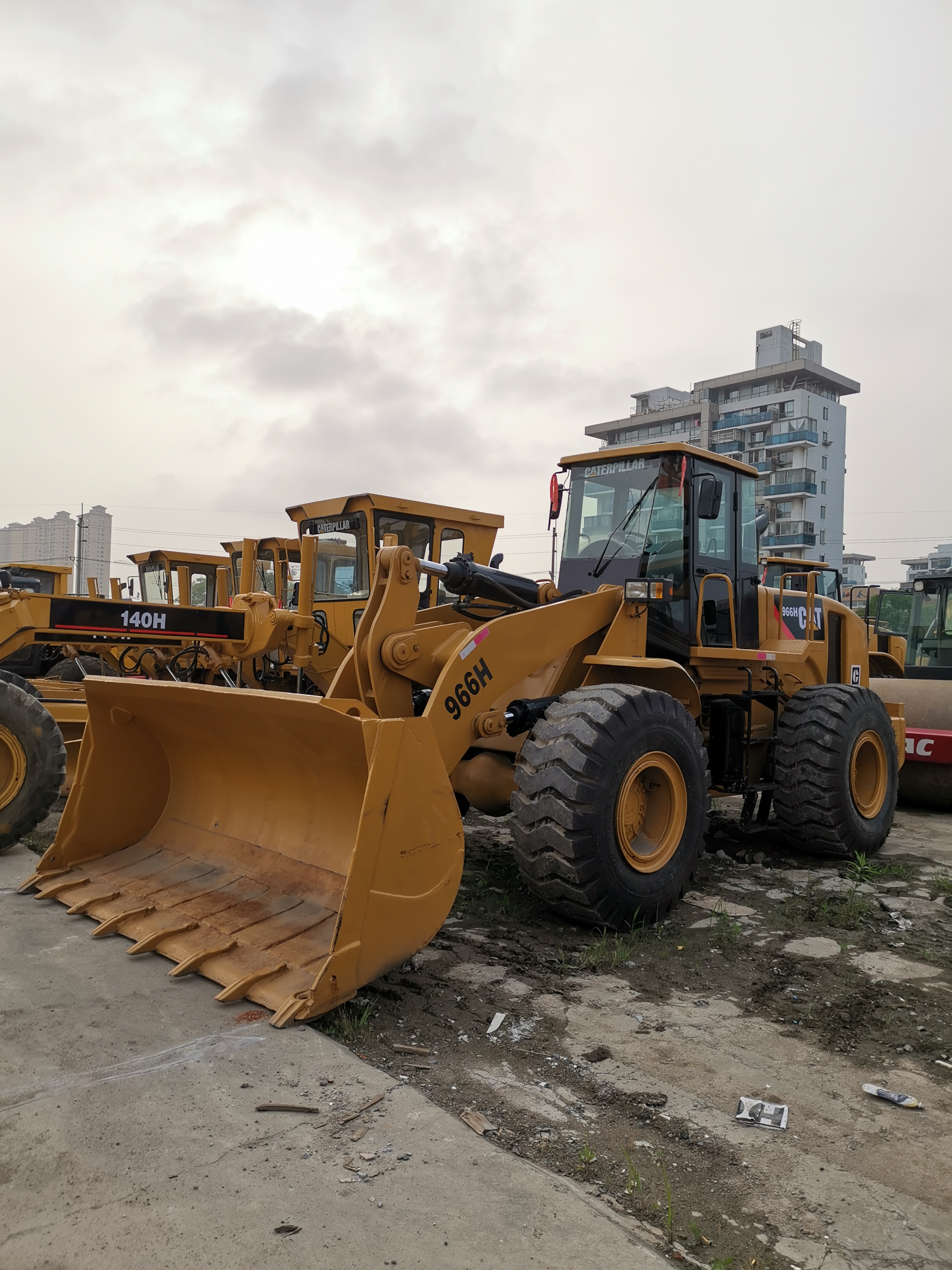 Japan original used Caterpillar CAT 966H wheel Loader caterpillar 966 6ton front end Loader for sale in China