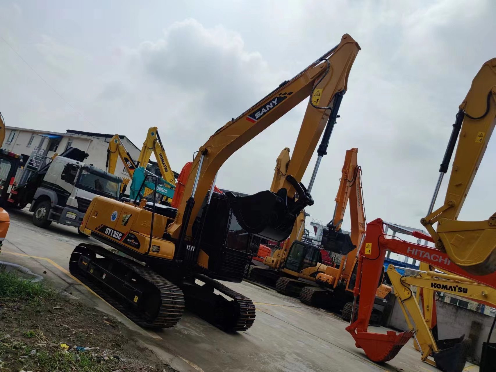 Original Japan Isuzu engine Sany 135C/ Cheap used Sany 135 tracked excavator in low price with high quality 13 ton shovel