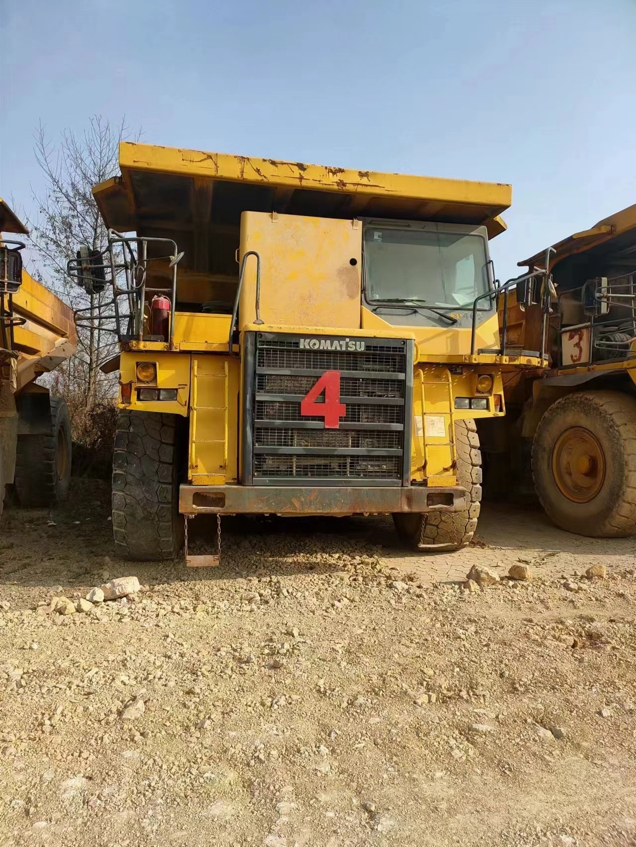 Cheap used Komatsu HD465-7R mining truck,55 Ton Mining dump truck price low HD 465 in Shanghai China