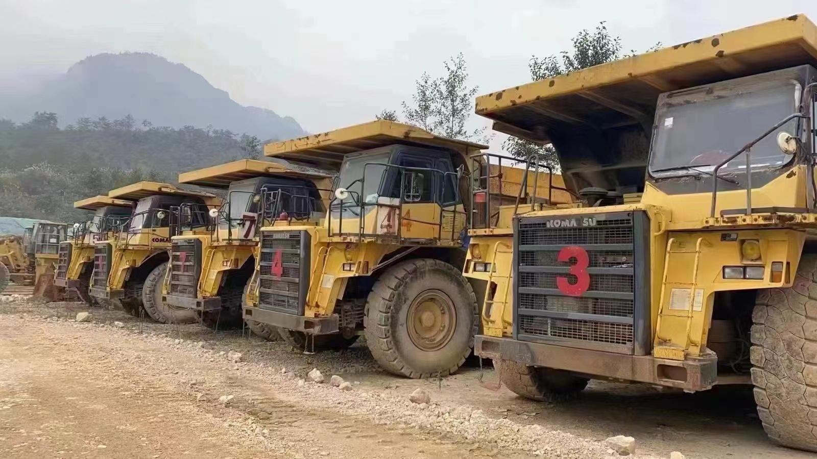 Cheap used Komatsu HD465-7R mining truck,55 Ton Mining dump truck price low HD 465 in Shanghai China